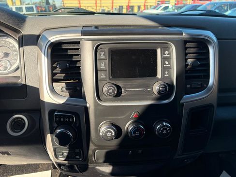 Used 2018 RAM 1500 Classic SLT image 11