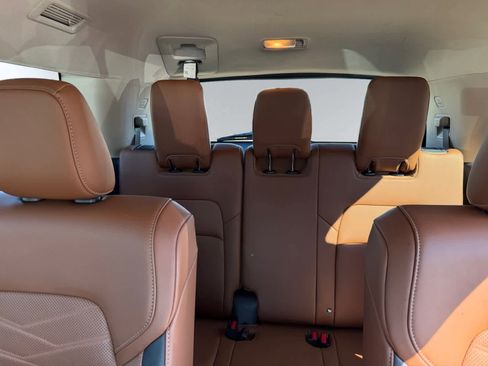 Used 2023 Nissan Pathfinder Platinum image 28