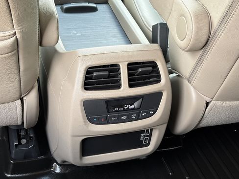 Used 2020 Honda Pilot EX-L image 32