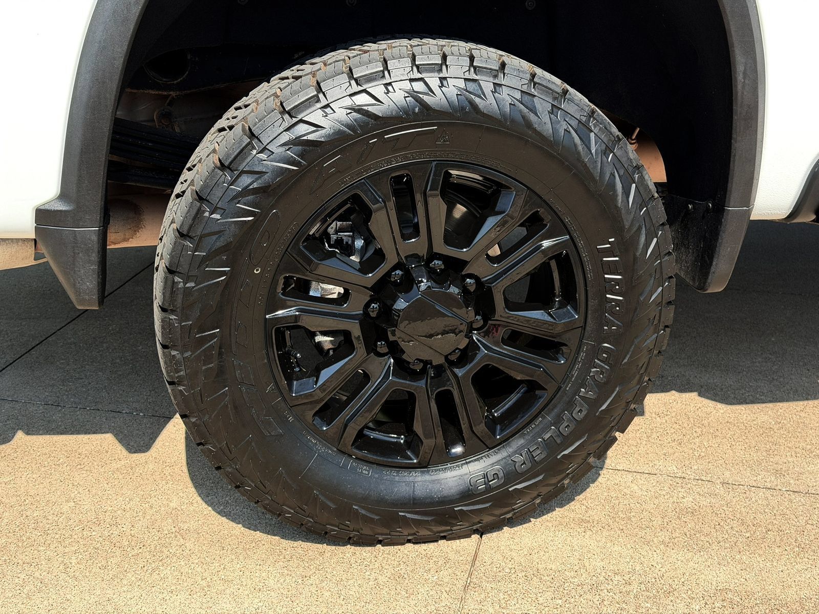 Used 2025 Chevrolet Silverado 2500 LTZ w/ LTZ Premium Package AWD/4WD image 8