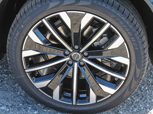 New 2026 Volvo XC90 B6 Plus w/ Protection Package Premier image 12