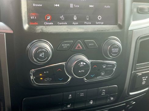 Used 2021 RAM 1500 Classic Warlock w/ Luxury Group AWD/4WD image 15