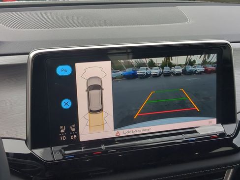 New 2026 Volkswagen Atlas Cross Sport SE image 16