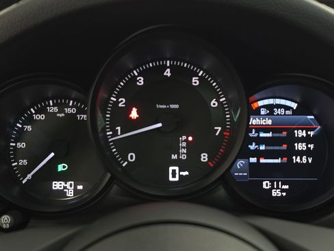 Certified 2025 Porsche Macan AWD/4WD image 15
