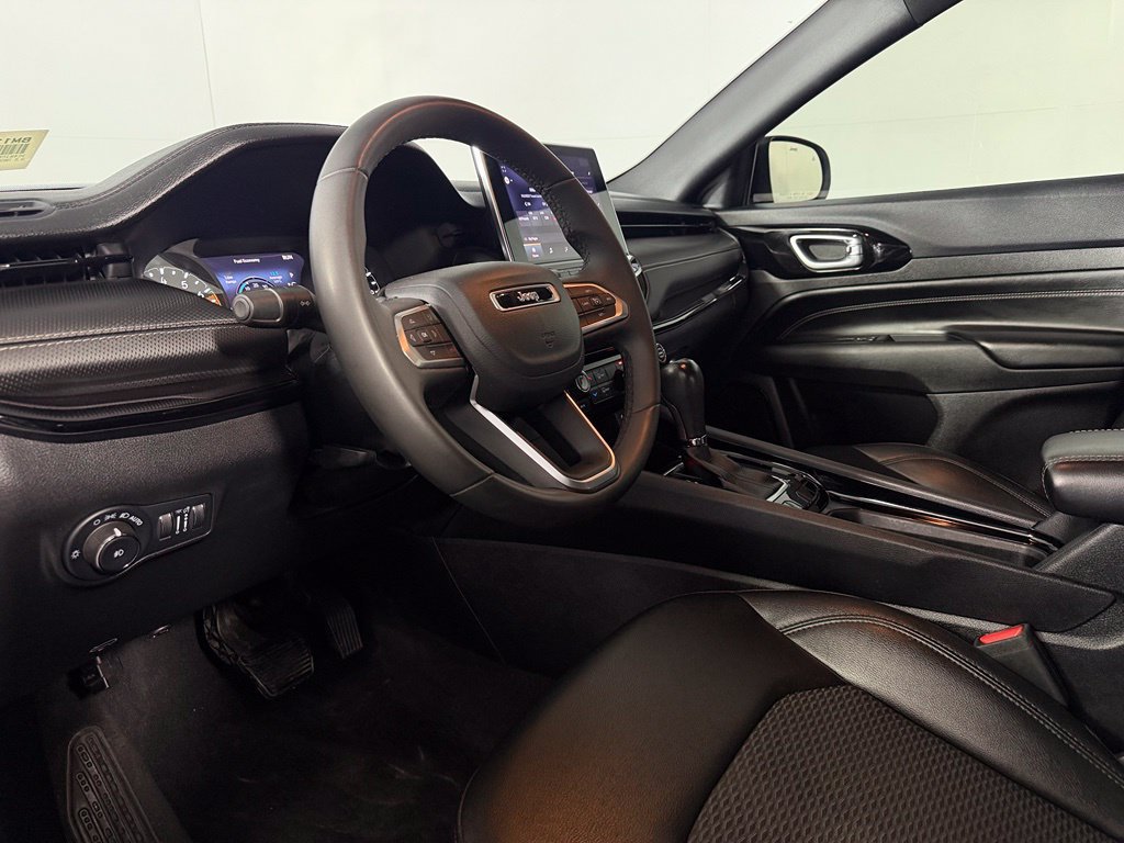 Used 2022 Jeep Compass Latitude FWD image 14