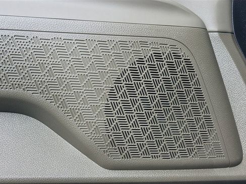 New 2026 Kia Carnival EX image 22