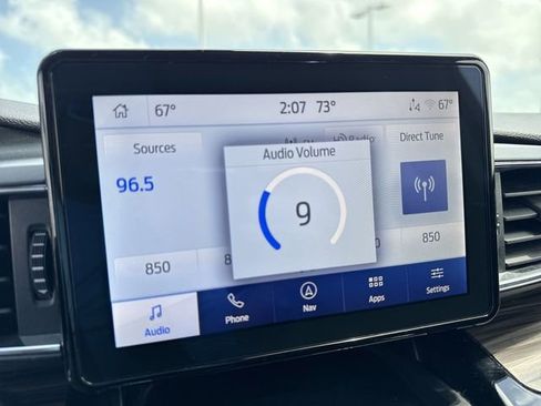 Used 2022 Ford Explorer Limited w/ Equipment Group 301A RWD image 16