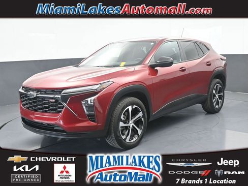 Used 2024 Chevrolet Trax RS w/ Driver Confidence Package FWD image 1