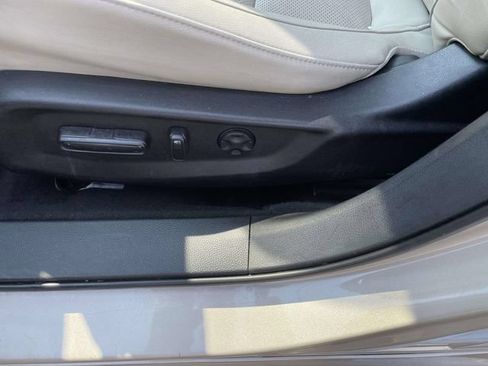 Used 2018 Honda Accord Touring image 19