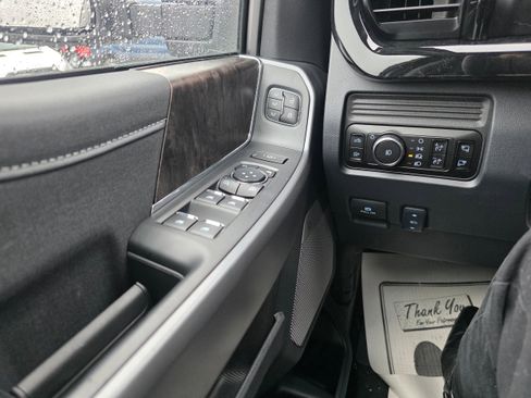 New 2026 Ford F250 Lariat w/ Black Appearance Package image 19