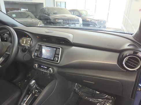 Used 2019 Nissan Kicks SV FWD image 29