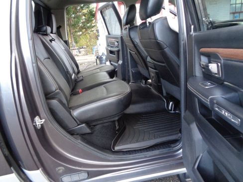 Used 2014 RAM 1500 Laramie w/ Convenience Group image 20