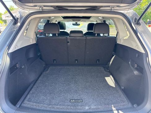 Used 2021 Volkswagen Tiguan SE w/ Panoramic Sunroof Package AWD/4WD image 19