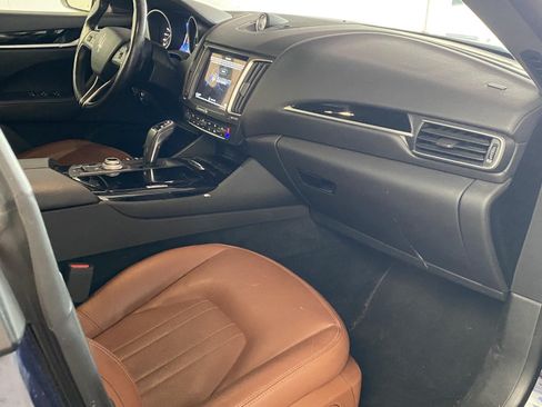 Used 2020 Maserati Levante AWD/4WD image 8