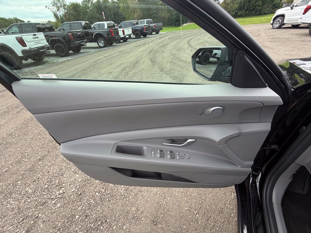Used 2021 Hyundai Elantra SEL w/ Cargo Package FWD image 5