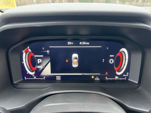 Used 2025 Nissan Rogue SL w/ SL Premium Package image 25