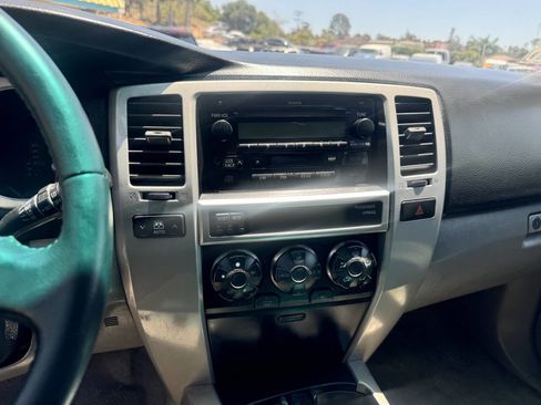 Used 2005 Toyota 4Runner SR5 RWD image 11