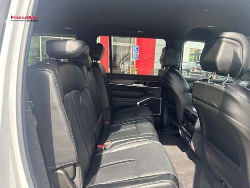 Used 2024 Jeep Wagoneer Series II w/ Flexible Seating Group RWD image 9