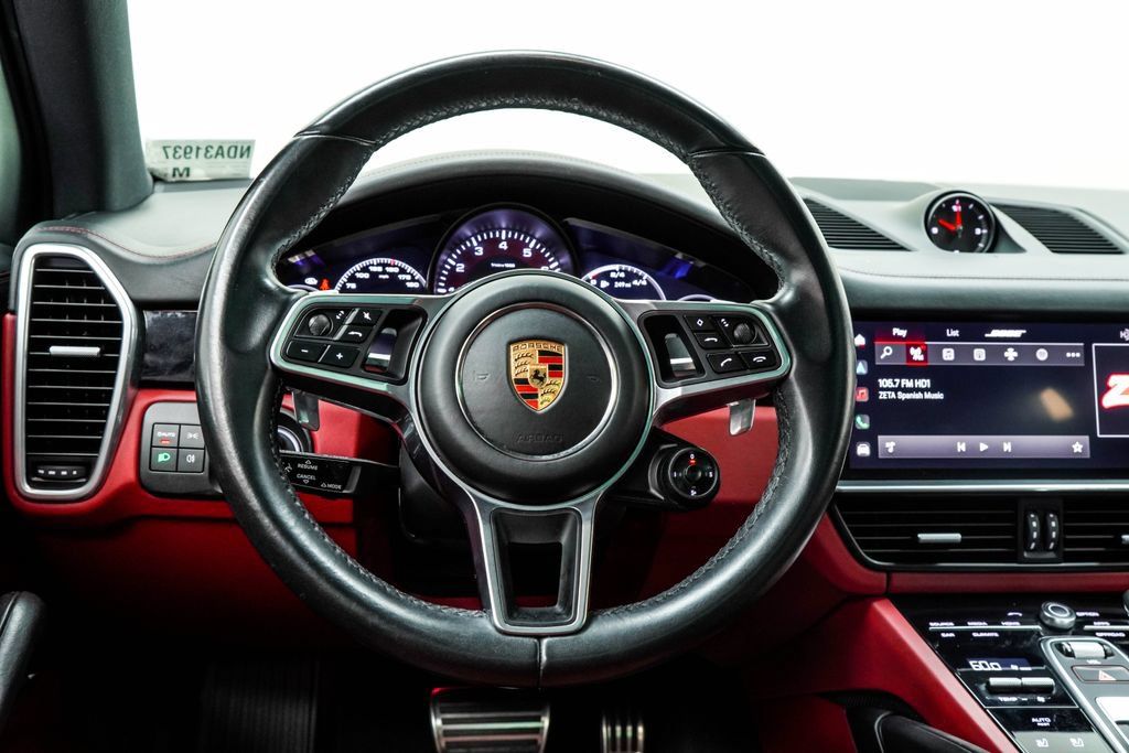 Used 2022 Porsche Cayenne S Platinum AWD/4WD image 22