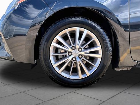 Used 2015 Toyota Corolla LE image 11