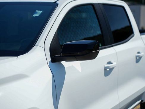 Used 2024 GMC Canyon Elevation image 10