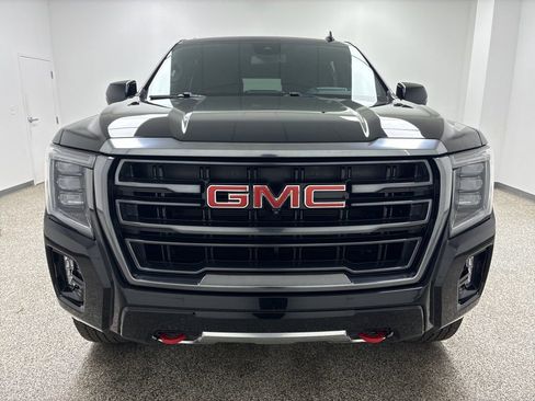 Used 2023 GMC Yukon AT4 image 3