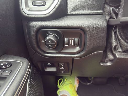 Used 2020 RAM 1500 Laramie w/ Sport Appearance Package image 25