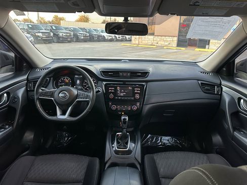 Used 2017 Nissan Rogue SV image 20