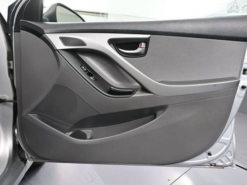 Used 2014 Hyundai Elantra SE FWD image 36