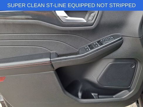 Used 2025 Ford Escape ST-Line FWD image 12