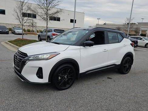 Used 2024 Nissan Kicks SR image 4