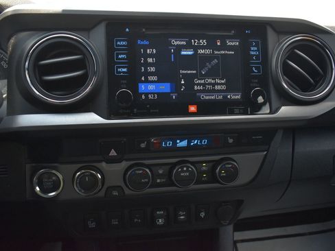 Used 2019 Toyota Tacoma TRD Sport AWD/4WD image 27