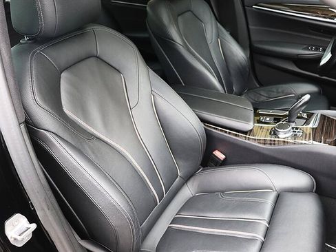Used 2019 BMW 530i RWD image 12