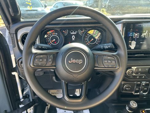 New 2026 Jeep Gladiator Sport image 17