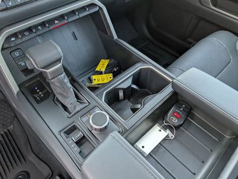 Used 2024 Toyota Tundra Limited image 18