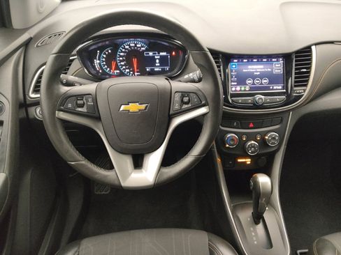 Used 2020 Chevrolet Trax LT w/ LT Convenience Package image 22