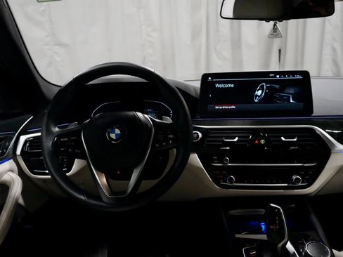 Certified 2023 BMW 540i xDrive w/ Premium Package image 3
