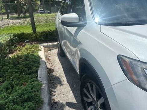 Used 2021 Honda Pilot EX image 3