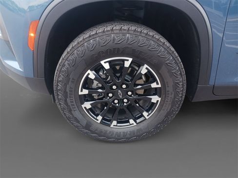 Used 2025 Chevrolet Traverse Z71 w/ Driver Confidence Package image 15