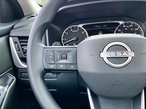 Used 2026 Nissan Rogue S AWD/4WD image 24