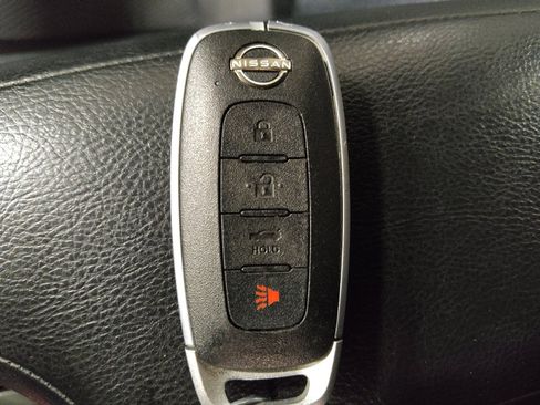 Used 2025 Nissan Versa SV FWD image 32