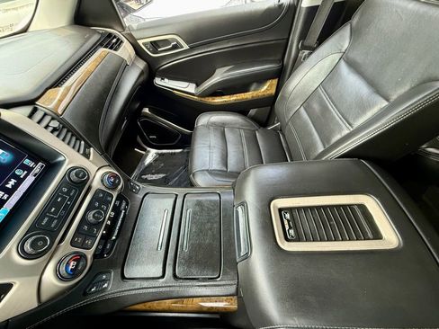 Used 2017 GMC Yukon XL Denali w/ Open Road Package AWD/4WD image 25