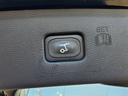 Used 2024 Ford Edge Titanium image 31