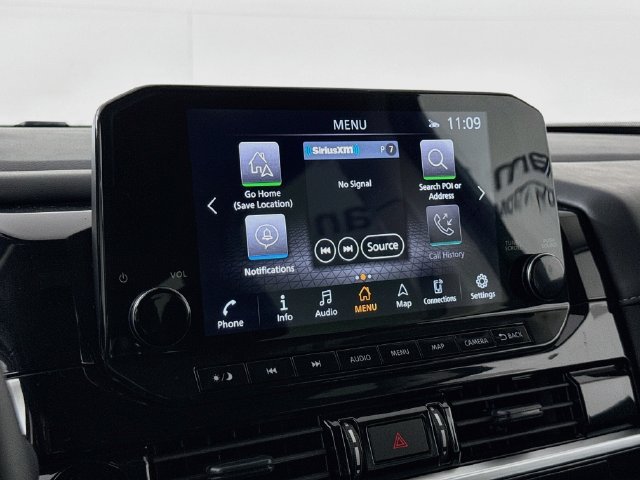 Used 2025 Nissan Pathfinder SL AWD/4WD image 15