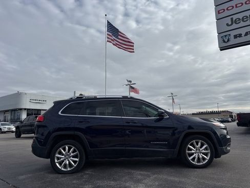 Used 2015 Jeep Cherokee Limited w/ Luxury Group image 19