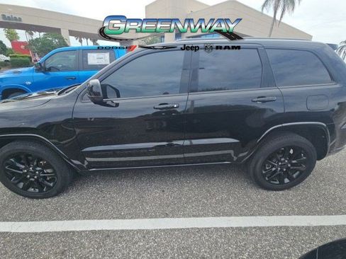 Used 2022 Jeep Grand Cherokee Laredo X RWD image 8