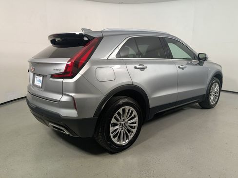Used 2024 Cadillac XT4 Premium Luxury FWD image 8