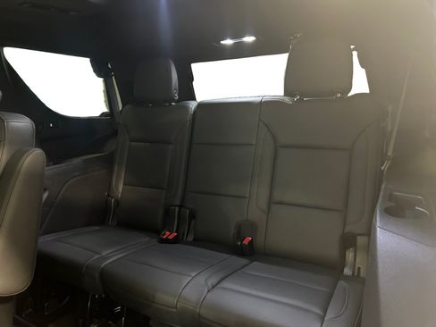 Used 2021 Chevrolet Tahoe Z71 w/ Luxury Package AWD/4WD image 23