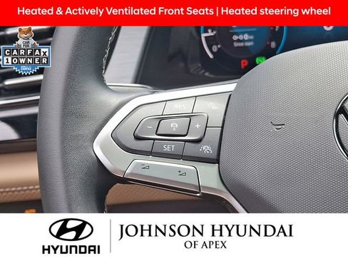 Used 2024 Volkswagen Atlas Cross Sport SE w/ Panoramic Sunroof Package FWD image 10