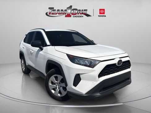 Used 2019 Toyota RAV4 LE FWD image 1